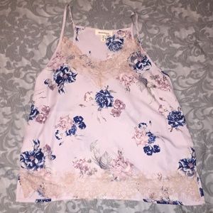 Monteau size small floral blouse with lace